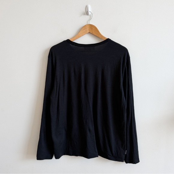 ICEBREAKER • Merino 150 Tech Lite Long Sleeve T-Shirt in Black - Picture 7 of 13